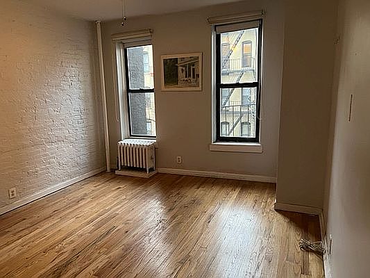 1st image of 343 E 92nd St APT 3