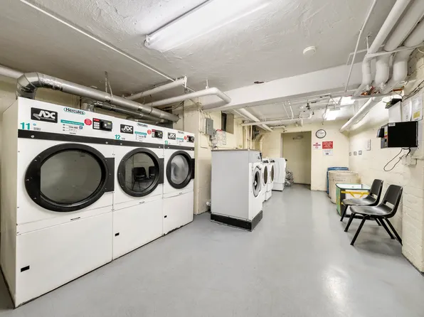 2337 Hudson Terrace image 17 of 23