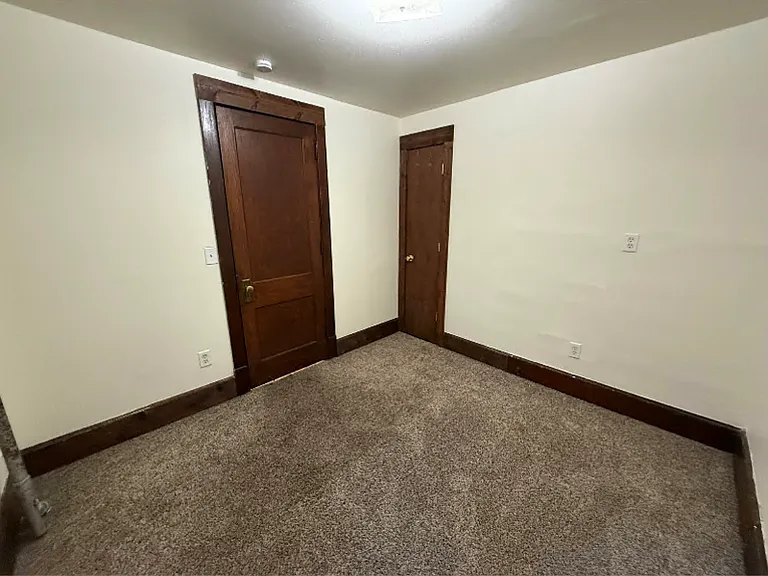 1975 E Washington Ave #1B — Photo 11