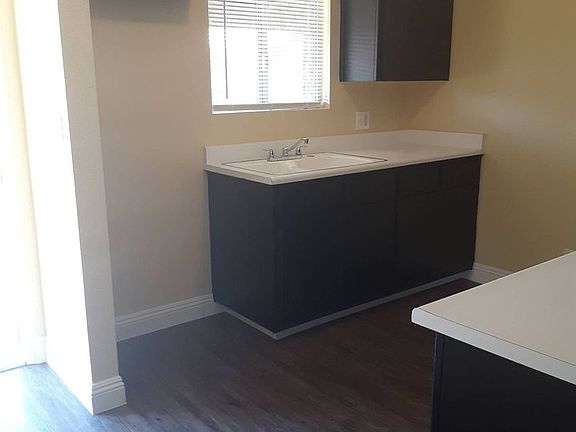 4th image of 711-835 E Noble Ave #82503