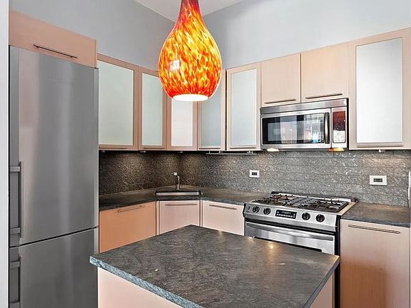4th image of 120 Greenwich St APT 2A