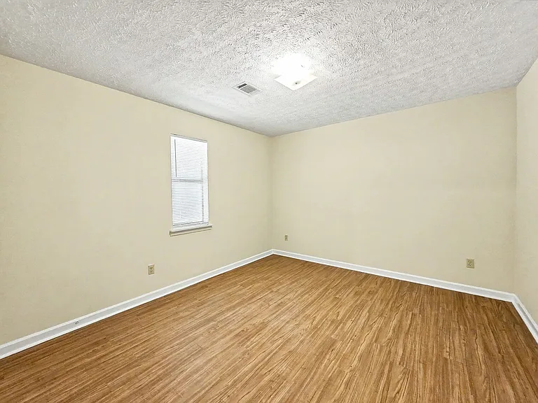 Tibbitts Drive Duplex — Photo 23
