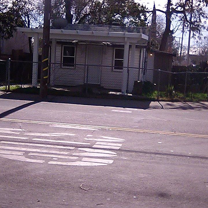 1st image of 2958 Belden St
