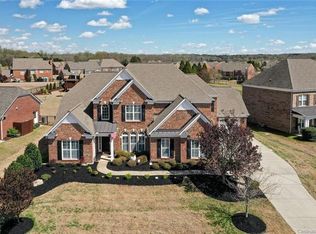 10003 Chimney Dr, Waxhaw, NC 28173