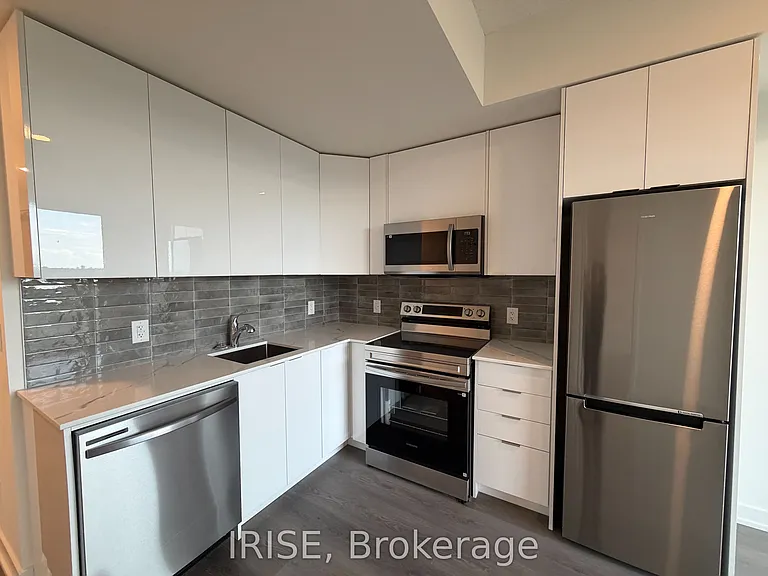 33 Erie Ave #1002 — Photo 6