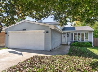 3S626 Wilbur Ave, Warrenville, IL 60555