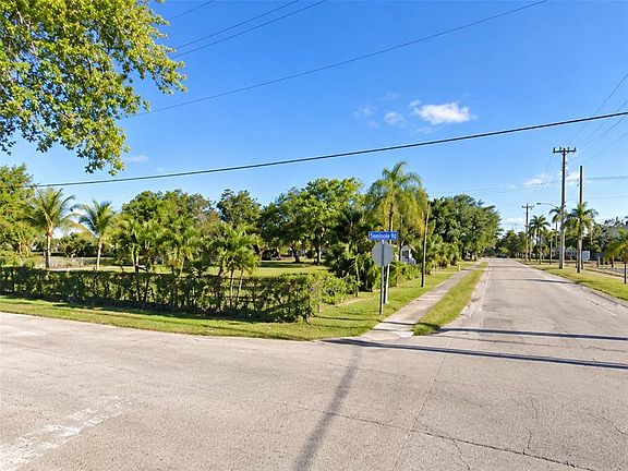 5th image of 1001 TARPON STREET