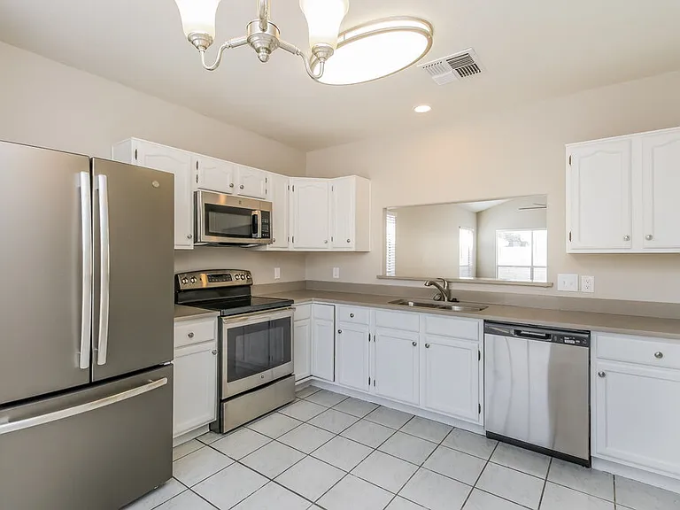 1164 N Naples Dr — Photo 9