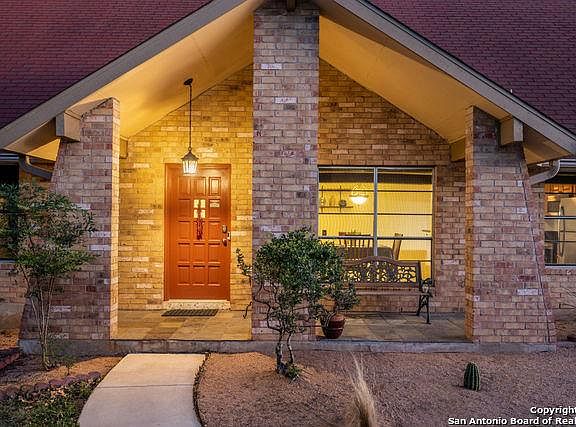 4th image of 15610 Creekside Dr