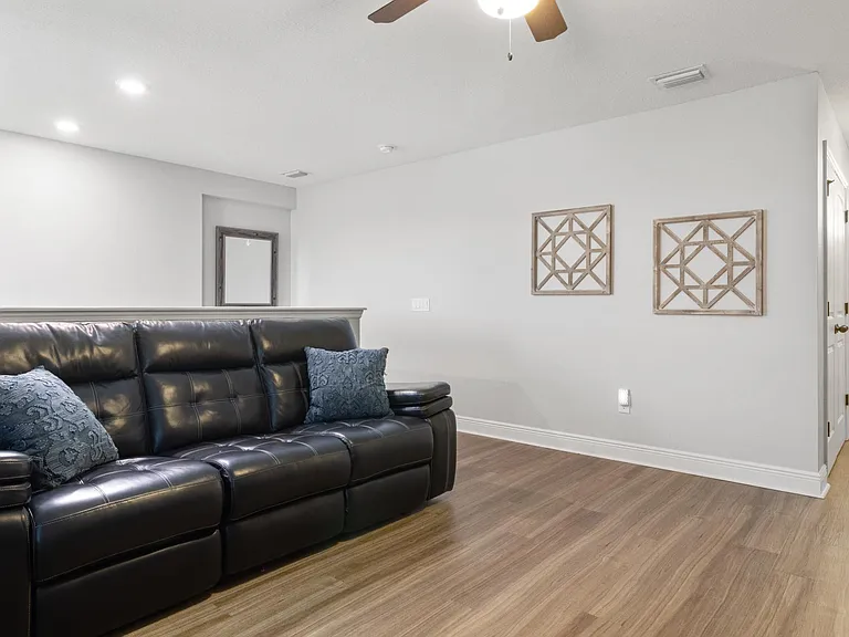 12141 Lake Blvd — Photo 11