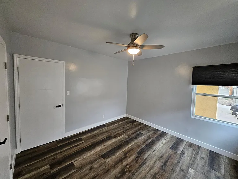1417 N Evergreen St — Photo 14