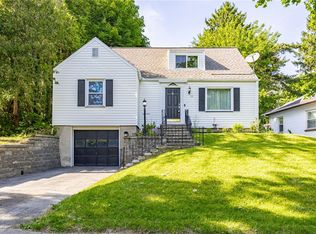 70 Highwood Rd, Rochester, NY 14609