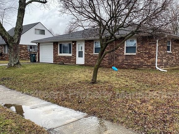 4th image of 2507 Foxchase Ct W