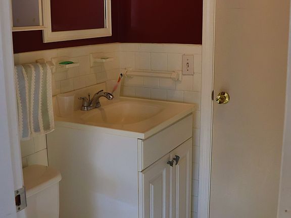 4th image of 274 Main St APT 1A