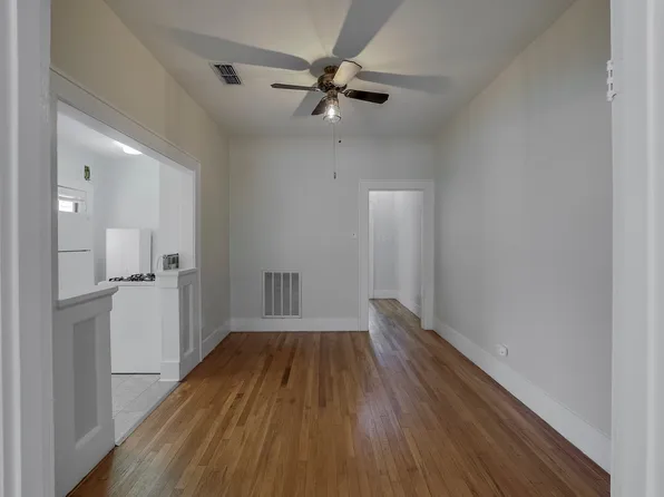 1906 Clover Ln, Fort Worth, TX 76107