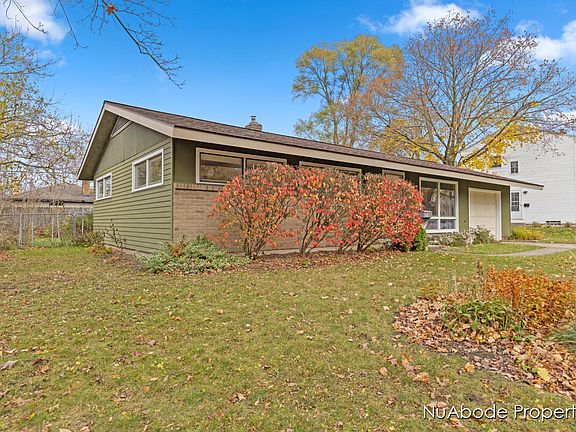 2nd image of 153 Pershing Dr NE