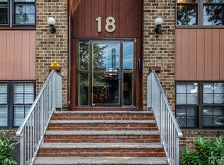 210 Sierra Ct #2, Woodbridge, NJ 07095