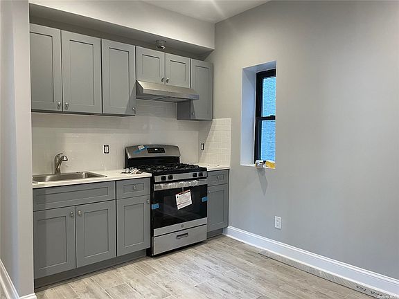 2nd image of 175 Maple Ave #1