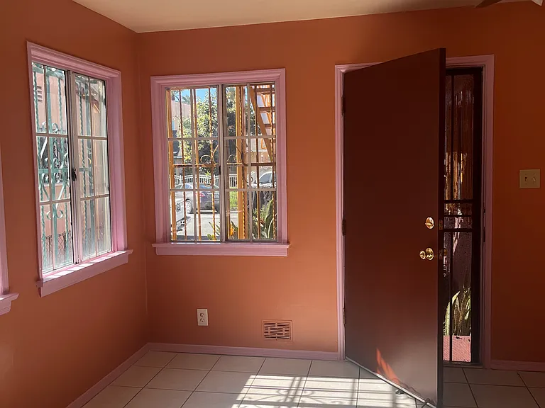 7012 Templeton St #B — Photo 3