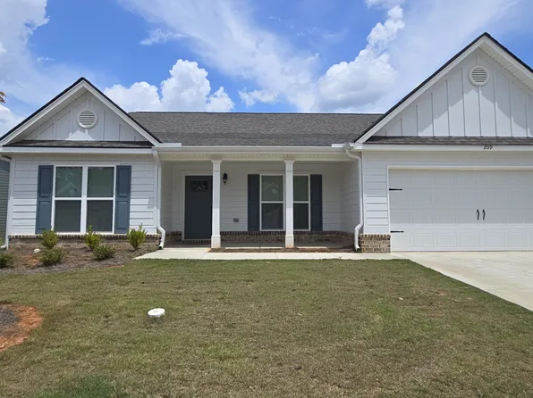 209 Lake Meadows Dr, Winder, GA 30680