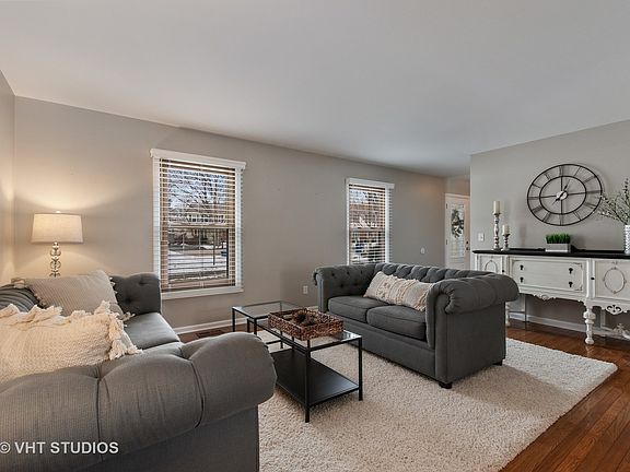 3rd image of 735 Liberty Ave W