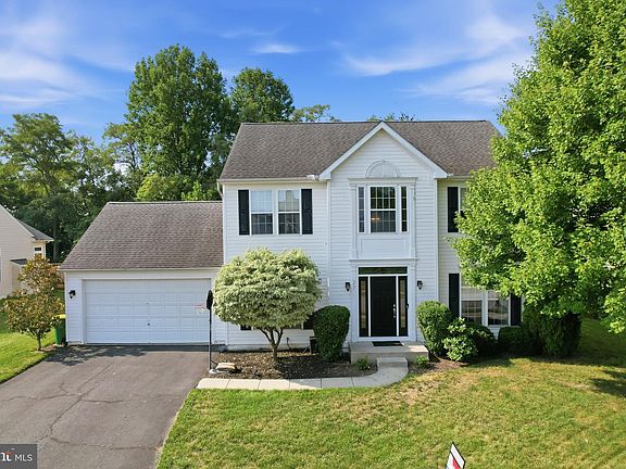 2nd image of 27 Browning Cir
