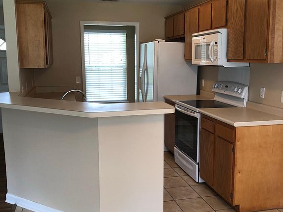 3rd image of 283 Barrister Cir