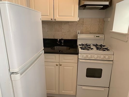 5th image of 135 E 17th St APT 2G