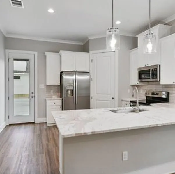 5 bed, 5.5 bath, 1954 sqft, $5,500 — Photo 3