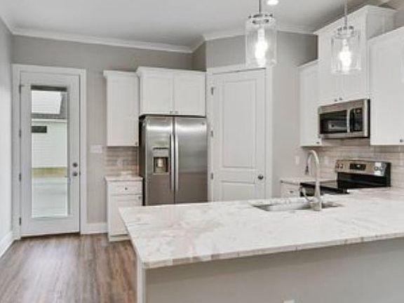 4th image of 513 Maryem St