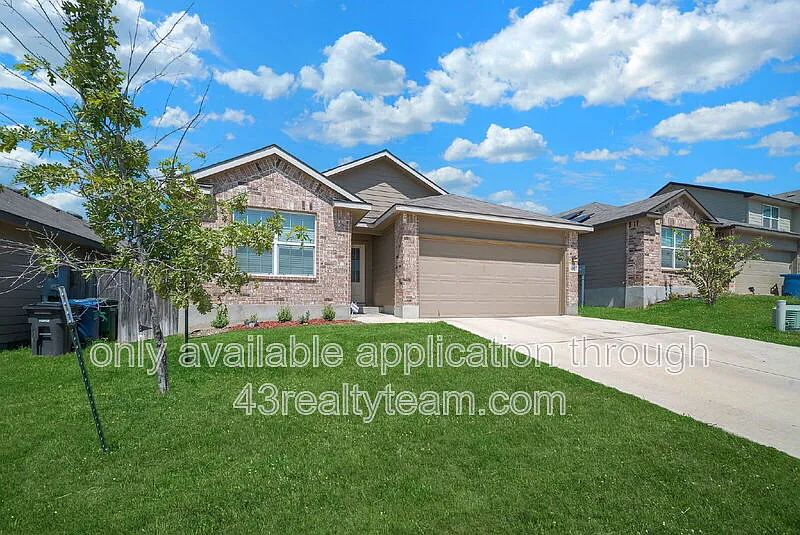 3 bed, 2.0 bath, 1442 sqft, $1,595 — Photo 2