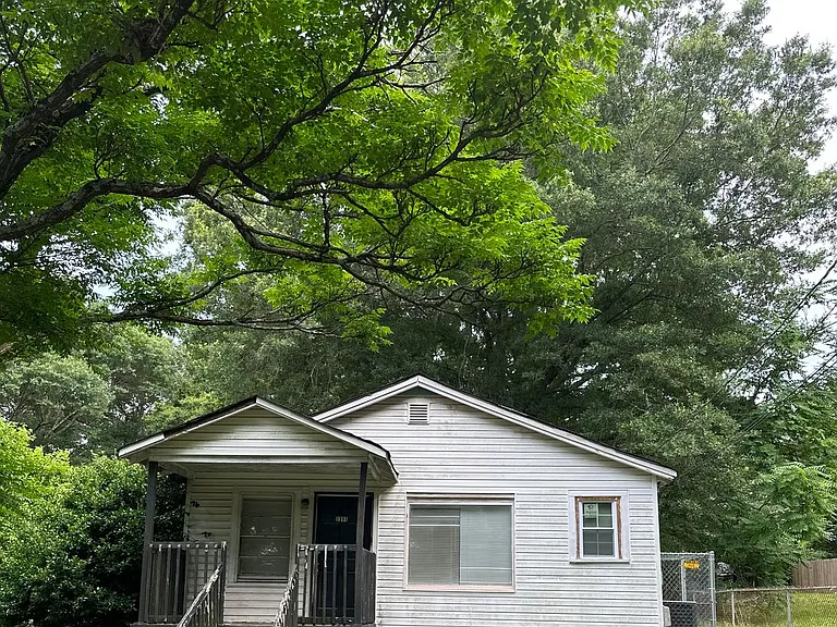 1311 Jay Ave — Photo 2