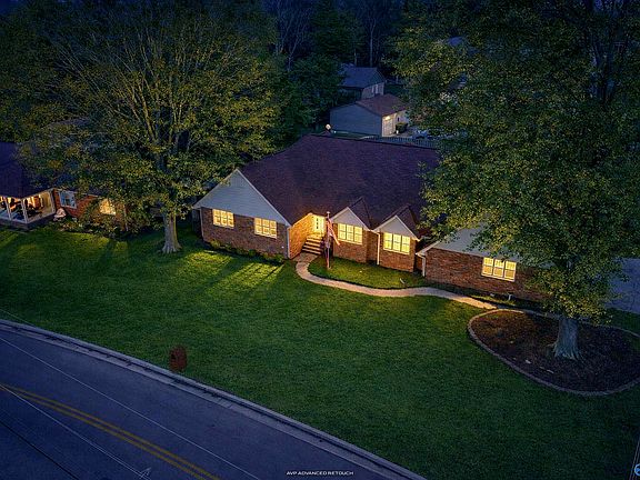 4th image of 1110 Way Thru The Woods SW