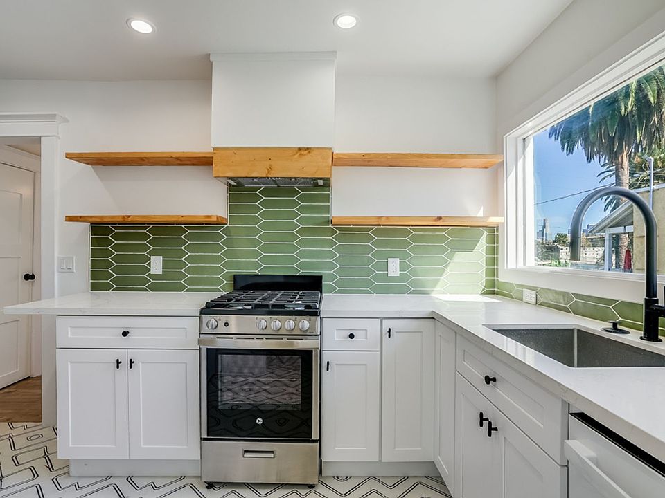 1st image of 631 N Rampart Blvd #633