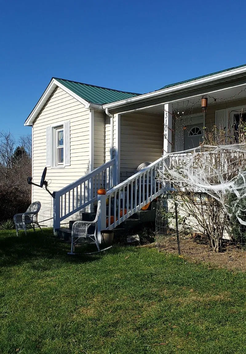 7 bed, 2000 sqft, $5,600 — Photo 1