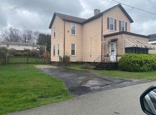 1918 Walnut Dr, Latrobe, PA 15650