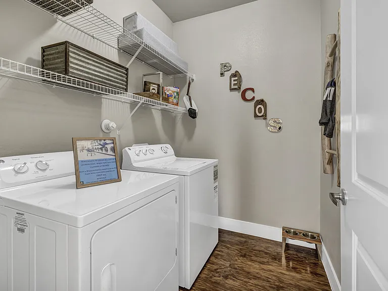 Pecos Flats Apartments — Photo 6