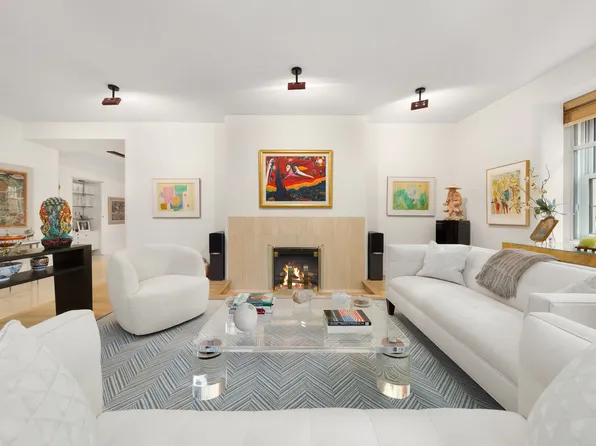 860 Park Avenue image 2 of 19