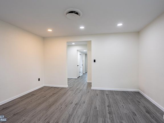 4th image of 1112 San Vicente Dr