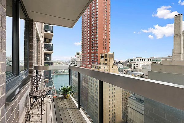 Sold by Corcoran | media 8