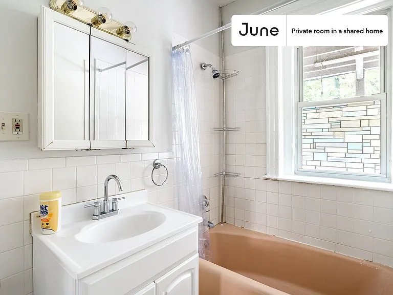 10 Strathmore Rd #A — Photo 7