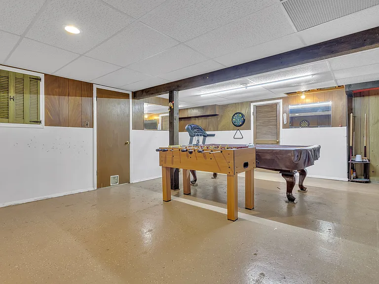 23520 Brandywynne St — Photo 38