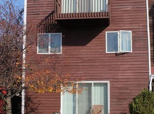 5 Presidential Dr, Englewood, NJ 07631