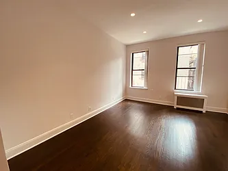 Rented by Metropolis Real Estate of Manhattan