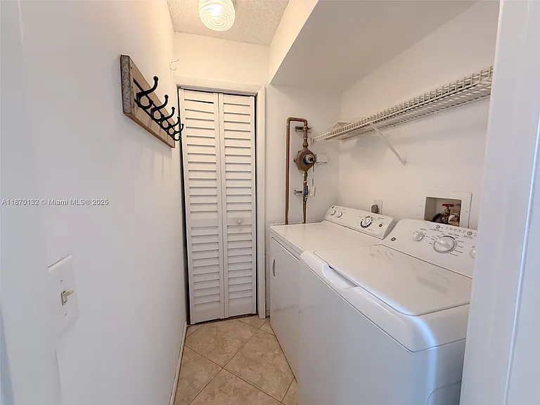 8781 Wiles Rd — Photo 6