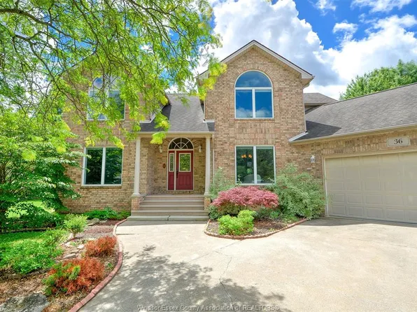 36 Meadow Ln, Essex, ON N8M 3C5