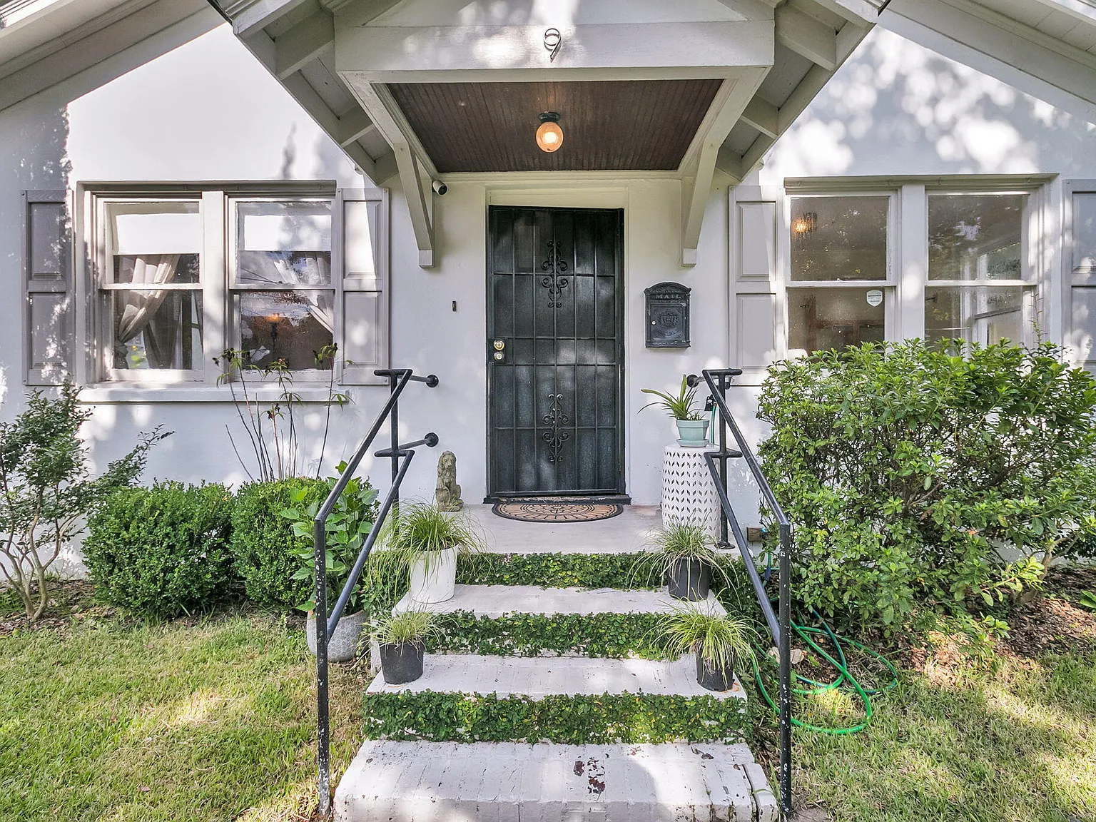 2 bed, 1.0 bath, 709 sqft, $3,200 — Photo 3