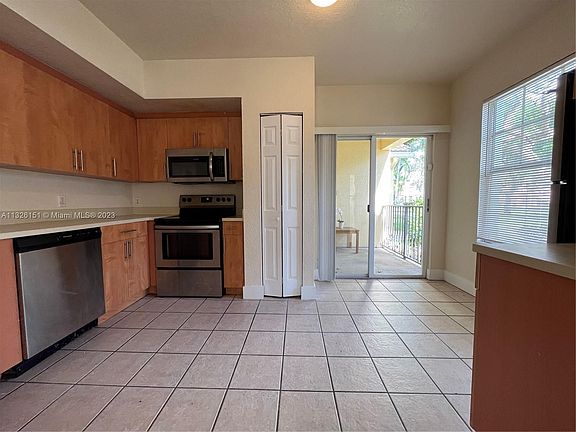 4th image of 907 Belmont Ln Unit 907
