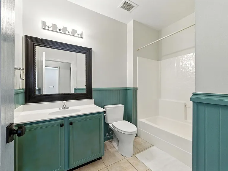 522 Knolls Dr #306 — Photo 6