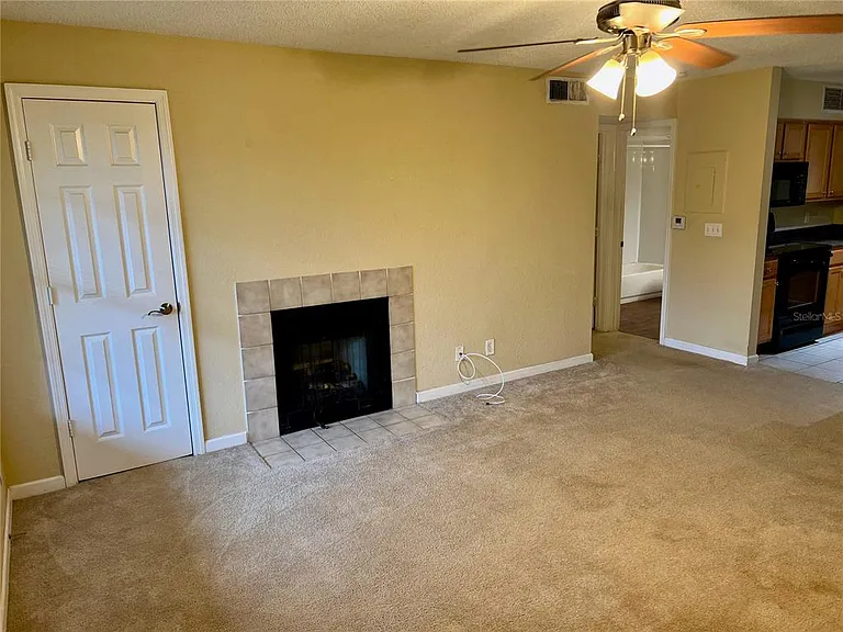375 Lake Ontario Ct #203 — Photo 8